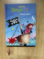 Heksje Lilly Piraten Ahoy ( 8 plus ) knister 106 blz Heksje Lilly Piraten Ahoy ( 8 plus ) knister 106 blz