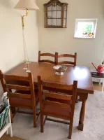 Kersenhouten eettafel + 4 stoelen Kersenhouten eettafel + 4 stoelen