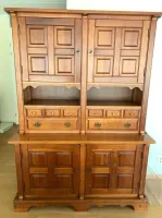 Houten wandkast Houten wandkast