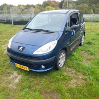 Te koop peugeut 1007 1.4 lange kilometerstand schuifdeuren. Te koop peugeut 1007 1.4 lange kilometerstand schuifdeuren.