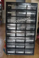 24- Ladenkastje, erg praktisch 