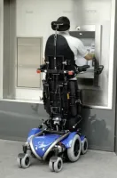 Elektrische rolstoel met sta functie